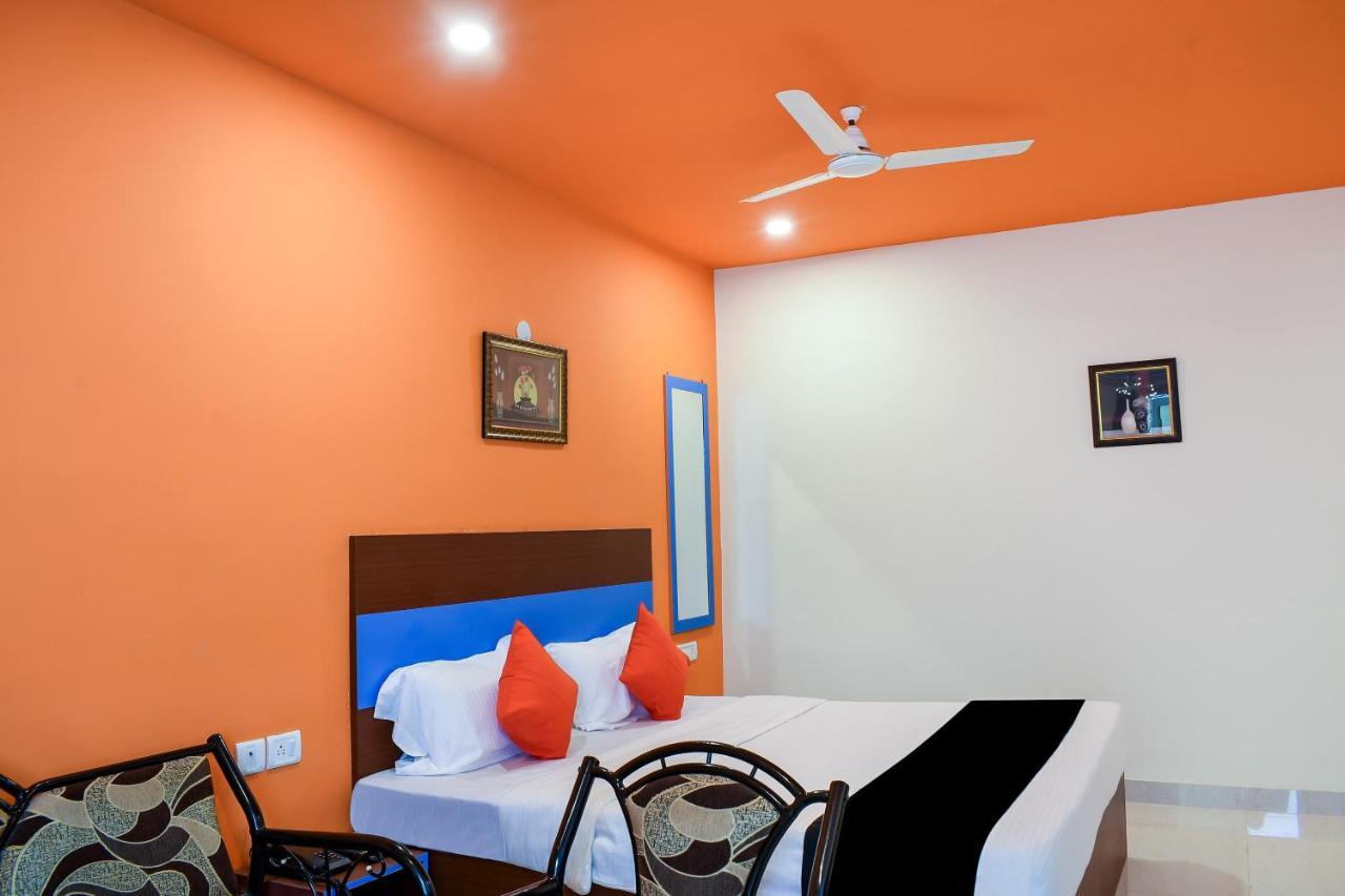 Capital O 67249 Hotel Planet Bhuvanesvar Kültér fotó