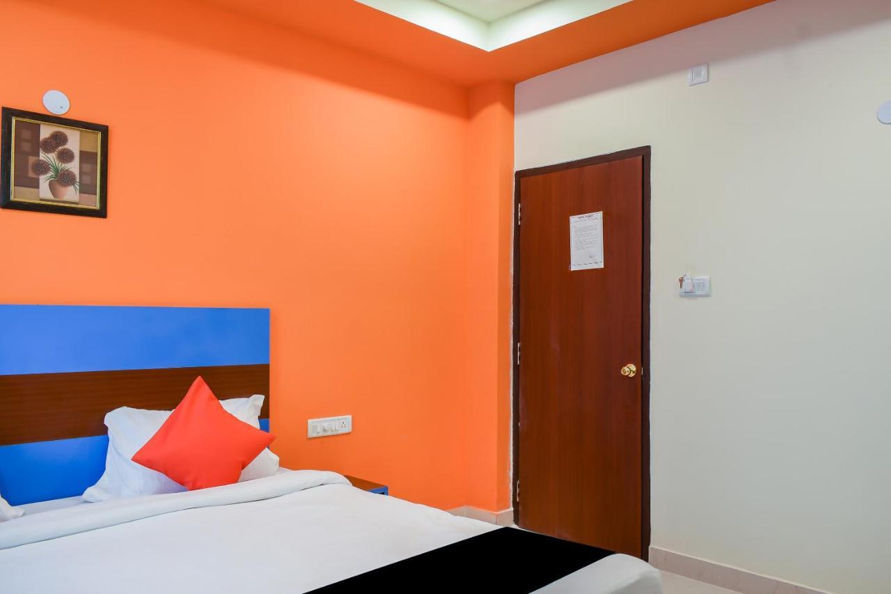 Capital O 67249 Hotel Planet Bhuvanesvar Kültér fotó